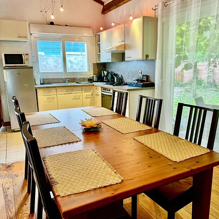 Dom wakacyjny La Maison De Mamie Pessac